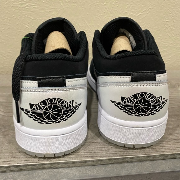 Size 10.5 Jordan 1 SE Diamond Low. BRAND NEW!!!! - Picture 6 of 7